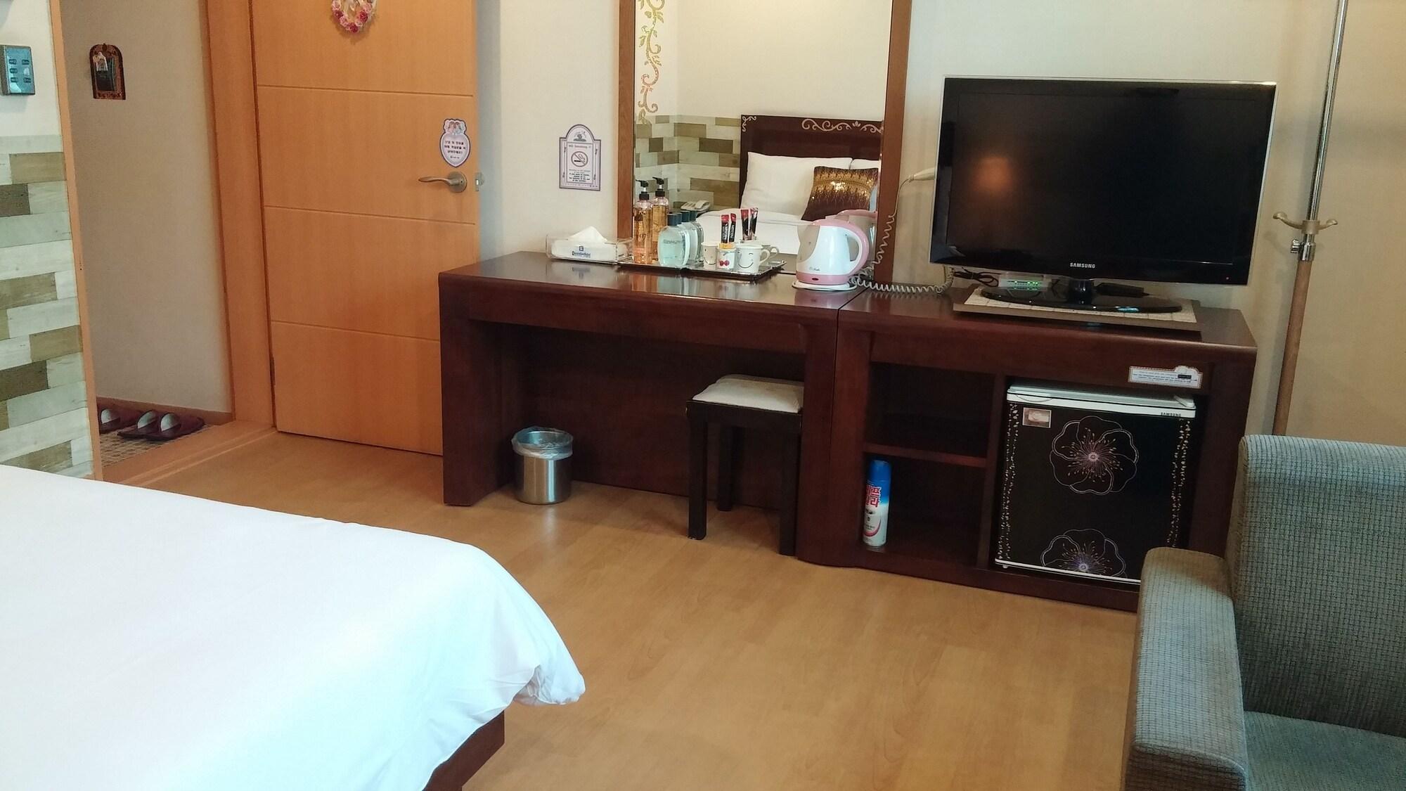Jeju December Hotel Bagian luar foto