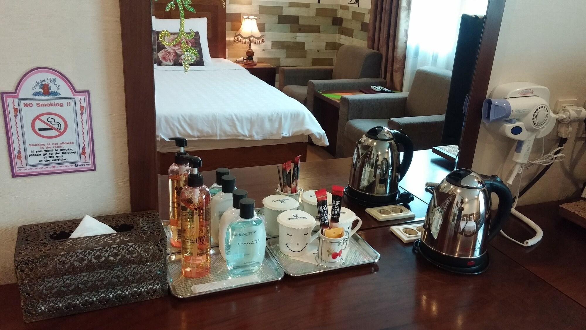 Jeju December Hotel Bagian luar foto