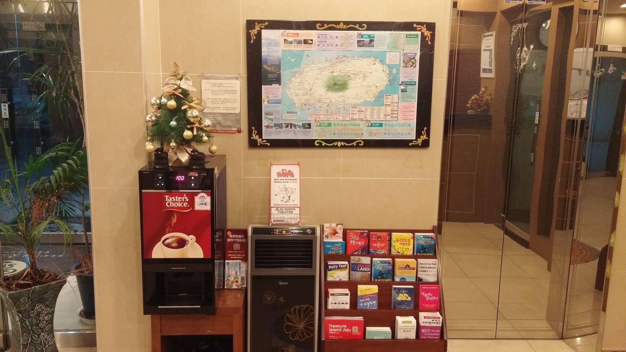 Jeju December Hotel Bagian luar foto