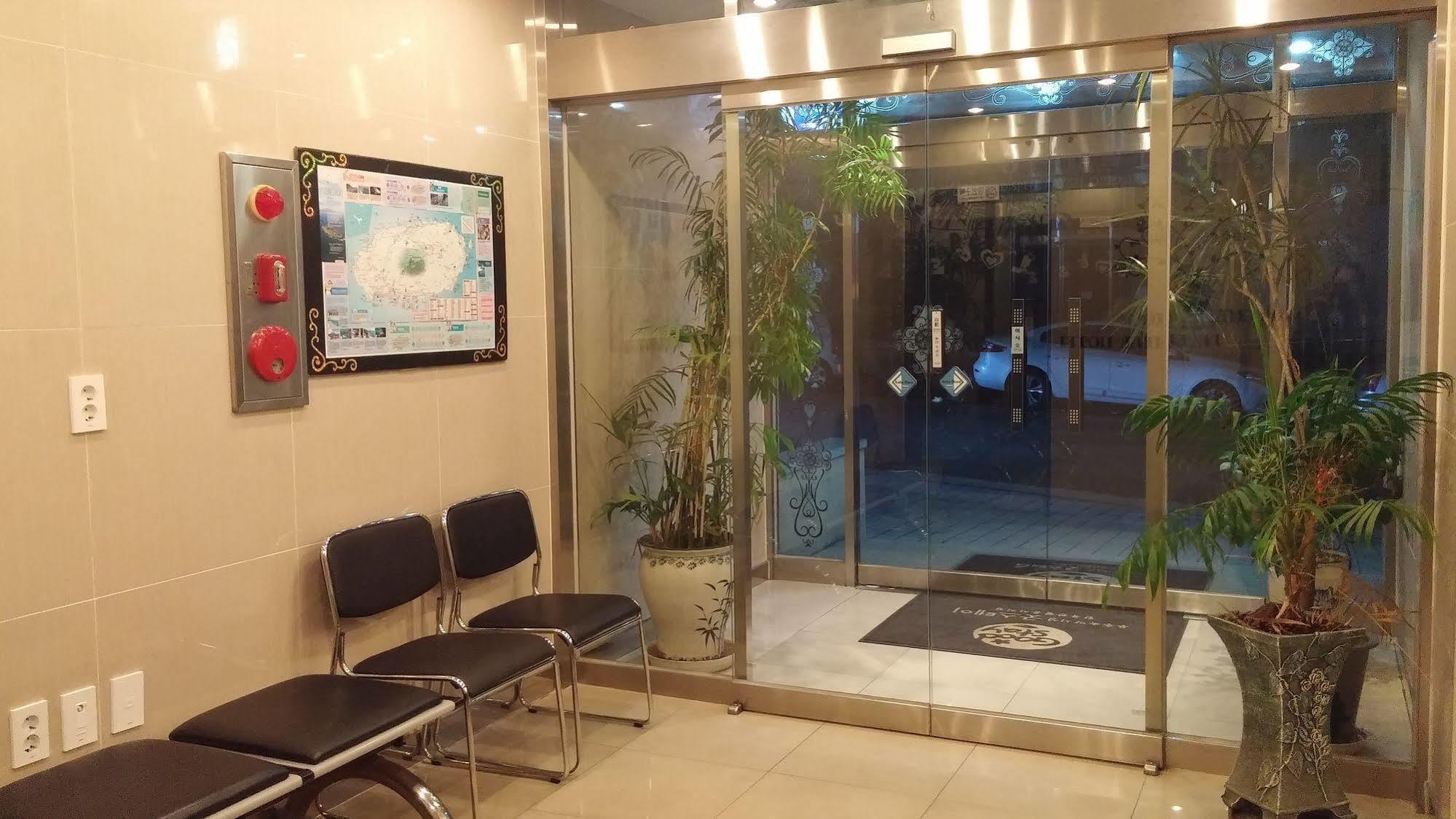 Jeju December Hotel Bagian luar foto