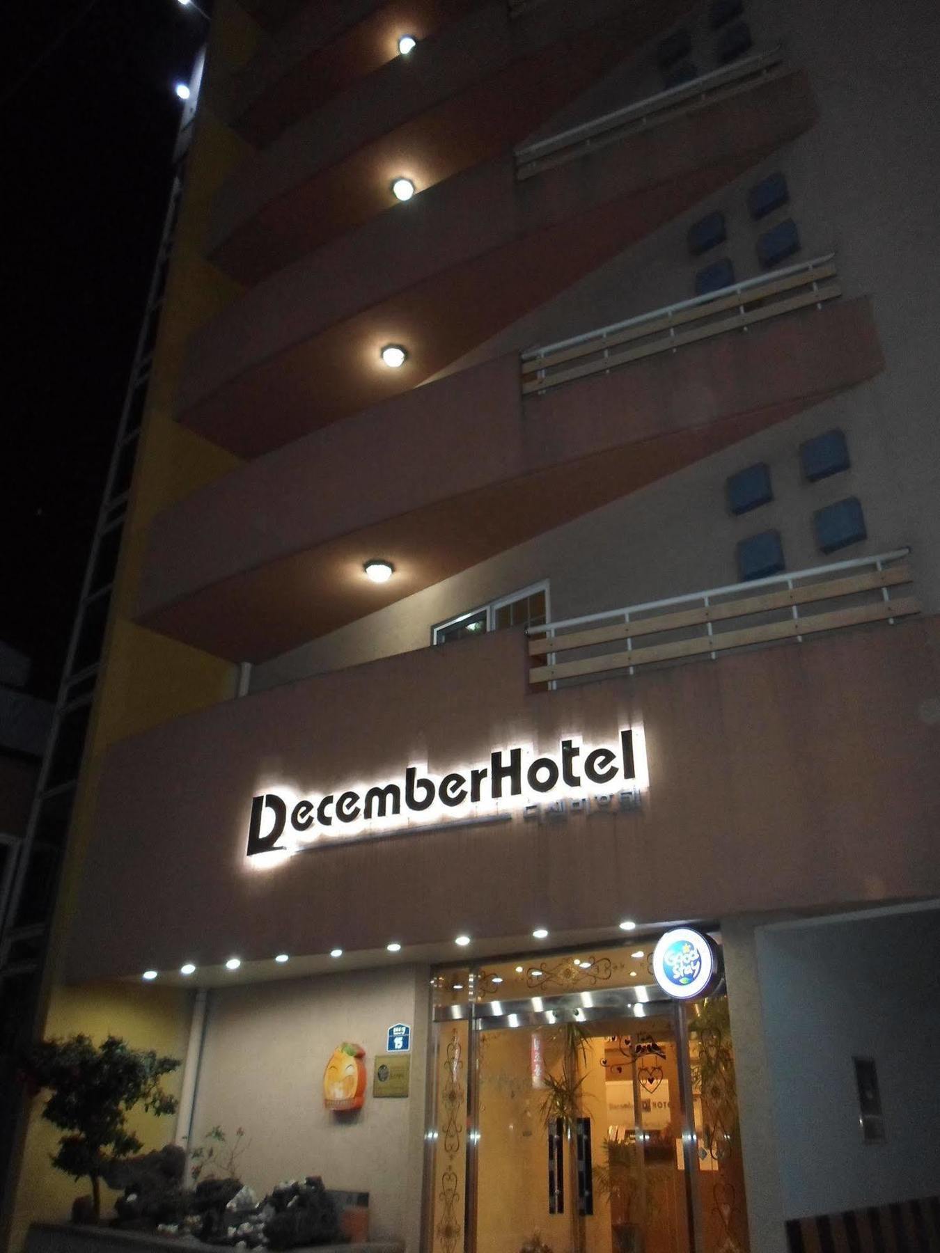 Jeju December Hotel Bagian luar foto