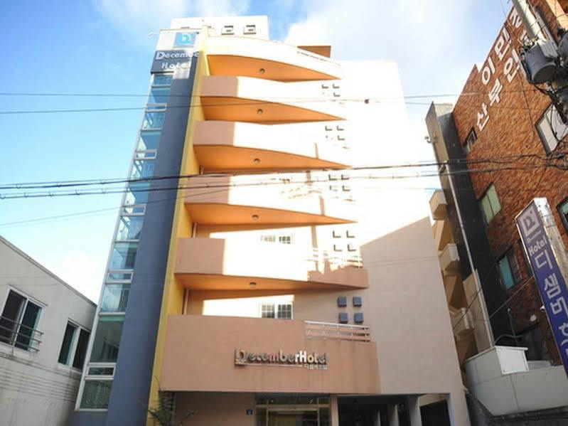 Jeju December Hotel Bagian luar foto